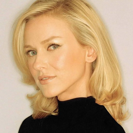 Naomi Watts Medium Wavy Hairstyle