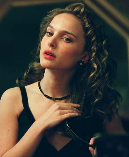 Natalie Portman Curly Hairstyle