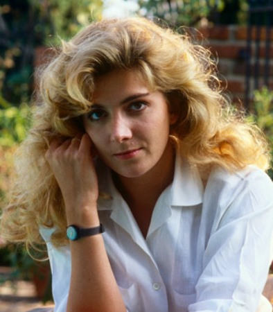 Natasha Richardson Curly Wavy Hairstyle