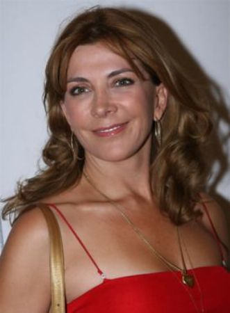 Natasha Richardson Medium Wavy  Hairstyle