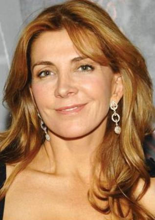 Natasha Richardson Medium Curly Hairstyle