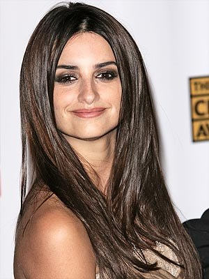 Penelope Cruz Long Wavy Hairstyle