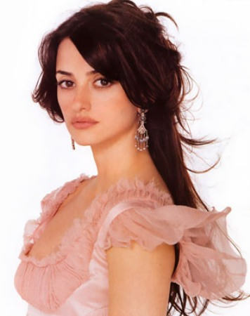 Beautiful Penelope Cruz Hairstyle