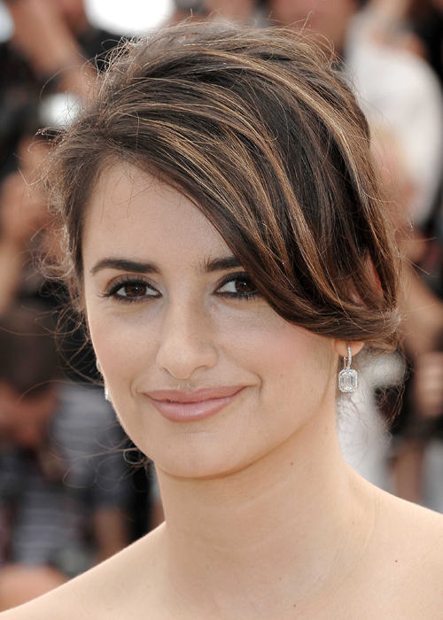 Penelope Cruz Stylish Hairstyle