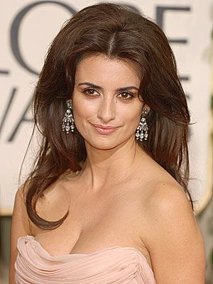 Penelope Cruz Fluffy Hairstyle