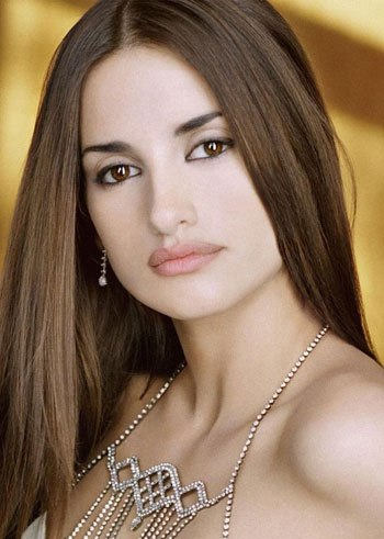 Penelope Cruz Long Straight Hairstyle