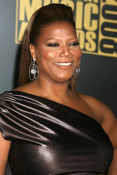Queen Latifah Stylish Puff Hairstyle