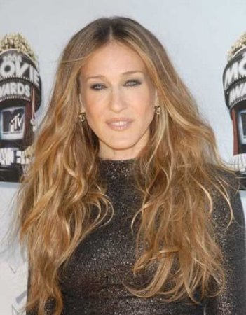 Sarah Jessica Long Wavy Hairstyle