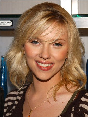 Beautiful Scarlett Johansson Hairstyle