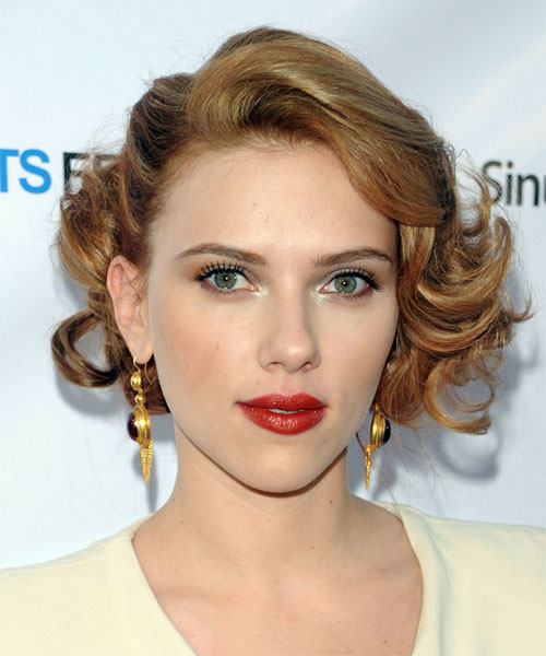Scarlett Johansson Stylish Puff Hairstyle