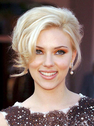 Scarlett Johansson Short Hairstyle