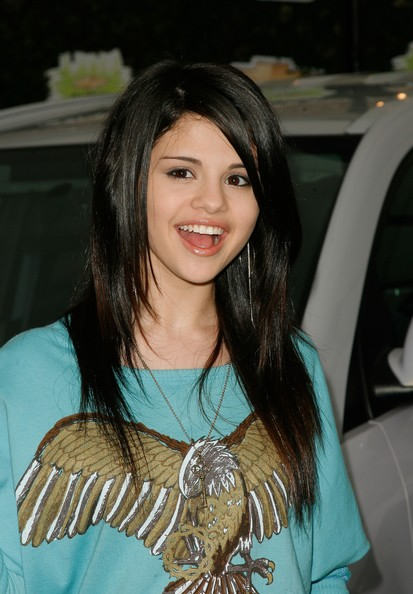 Awesome Selena Gomez Hairstyle
