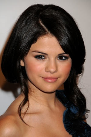 Selena Gomez Side Ponytail Hairstyle
