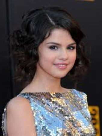 Selena Gomez Short Curly Hairstyle
