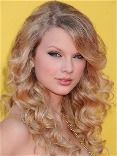 Taylor Swift Hairstyle