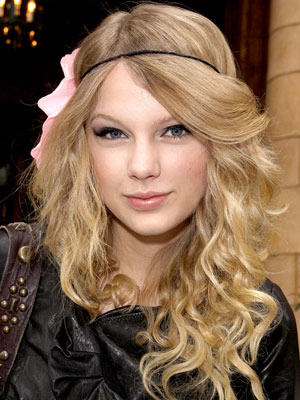 Taylor Swift Impressive Hairstyle