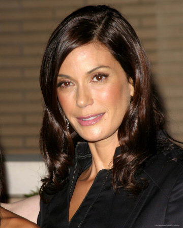 Teri Hatcher Medium Shining Hairstyle