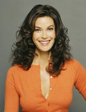 Teri Hatcher Medium Curly Hairstyle