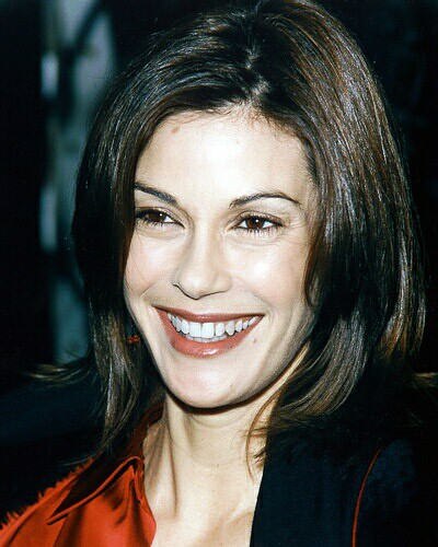 Teri Hatcher Shoulder Length Hairstyle