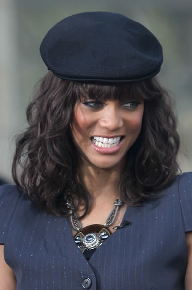 Tyra Banks Medium Curly Hairstyle