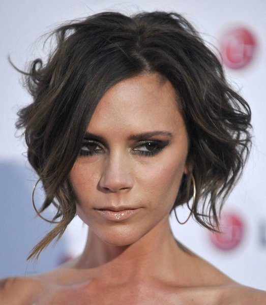 Victoria Beckham Wavy Short Hairstyle