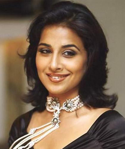 Vidya Balan Flip Hairstyle