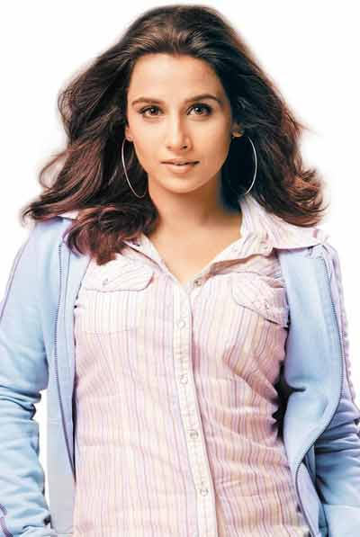 Vidya Balan Wavy Hairstyle