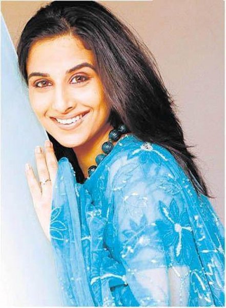 Vidya Balan Charming Hairstyle