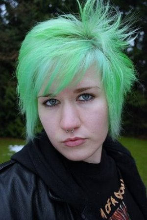 Green Short Choppy Hairstyle