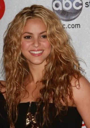 Shakira Curly Hairstyle