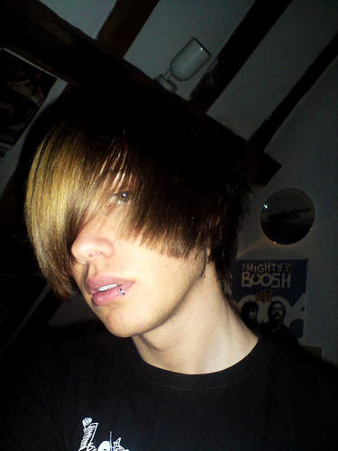 Nice Emo Guys Hairstyle