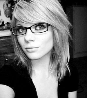 Good Looking Medium Layered Hairstyle