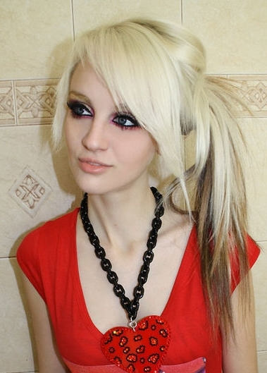 Awesome Side Ponytail Hairstyle