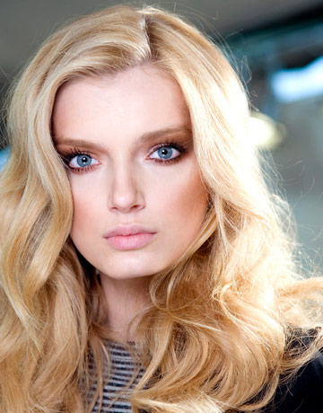 Shining Wavy Hairstyle
