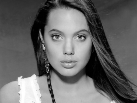 Angelina Jolie 4