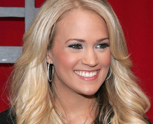 Carrie Underwood - Elegant Hairstyle