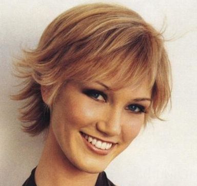 Delta Goodrem Short Hairstyle