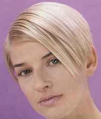 Simple And Nice Short Straight Hairstyle