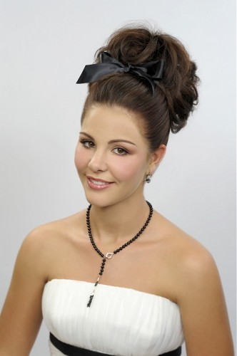 Girlish Prom Hairstyle