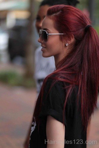 Side Ponytail Hairstyle
