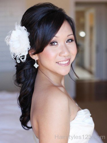 Amaziing Updos Hairstyle For Brides