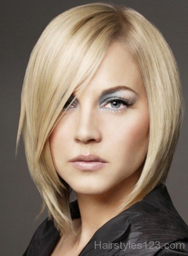 Awesome Straight Bob Hairstyle