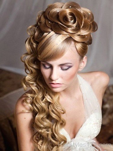 Beautiful Blonde Hairstyle For Long Hairs