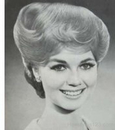 Best 1960s Updos Hairstyle
