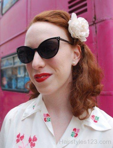 Amazing Retro Hairstyle With Curly Hairs