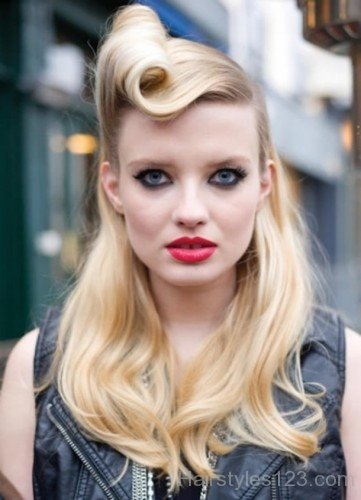 Awesome Retro Hairstyles With Layered Hairs
