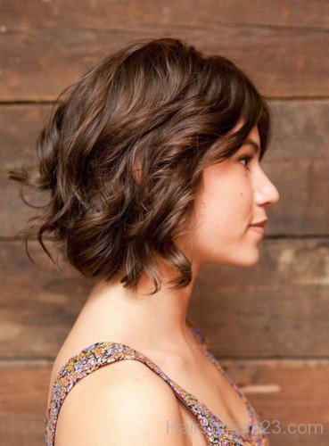 Awesome Short Wavy Hairstyle