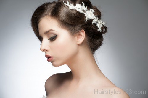 Beautiful Bun Hairstyle For Brides