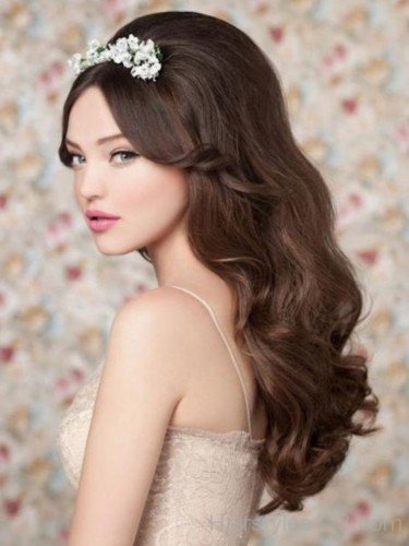 Beautiful Vintage Retro Hairstyle