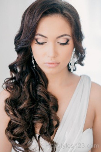 Fabulous Long Wavy Hairstyle For Wedding